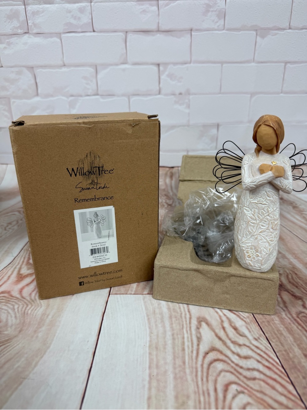 Willow Tree Remembrance Figurine - White with Brown Hair